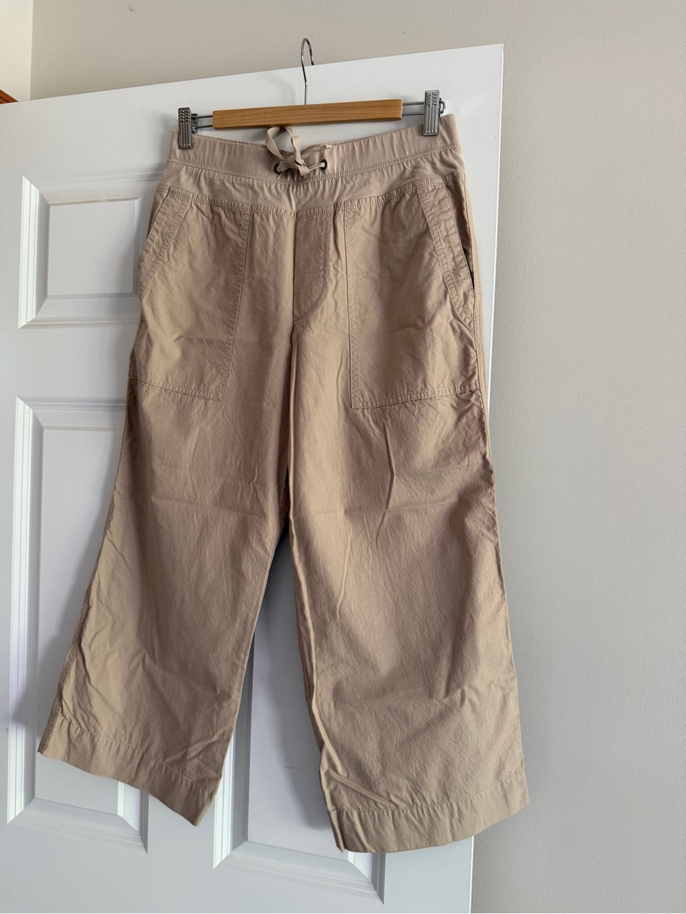 James Perse Estilo Drawstring Wide-Leg Crop Pants in Beige - cotton